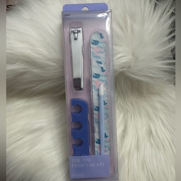 Toe-Tal Pedicure Kit with Blue and Pink Design - Picture 1 of 1